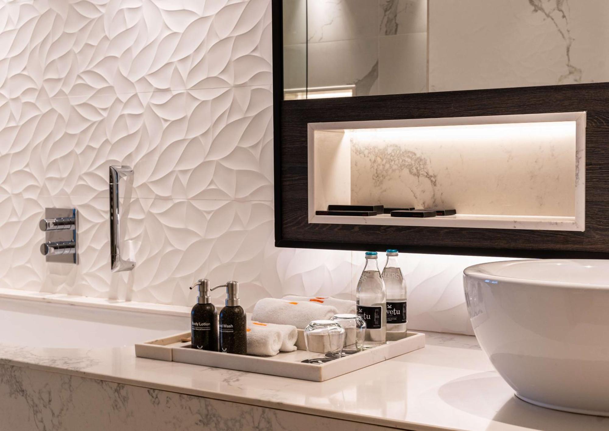מלון Kwetu Nairobi, Curio Collection By Hilton מראה חיצוני תמונה